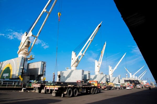 چرایی منفی شدن تراز تجاری ۱۲ میلیارد دلاری اعلام شد