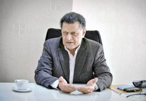 فولاد مبارکه خود را ازشاگردان مکتب مقاومت ۸ساله درمقابل کفر جهانی می‌داند