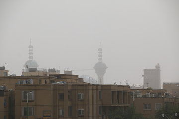 هوای اصفهان در ۵ منطقه قرمز است