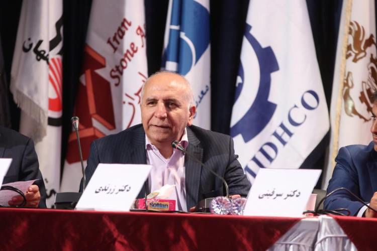 با استفاده از عوارض مانع از خام فروشی می‌شویم/ از اول پاییز عوارض صادراتی جدید اعمال می‌شود