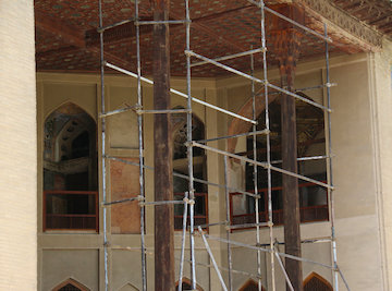 داربست هایی که جزیی از آثار تاریخی شهر اصفهان شده اند