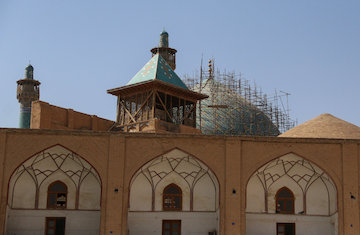 داربست هایی که جزیی از آثار تاریخی شهر اصفهان شده اند