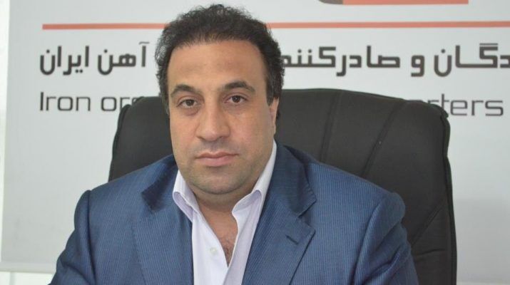 با صدور بخشنامه ها به بهانه تنظیم بازار، دست تولید خصوصی را می بندیم