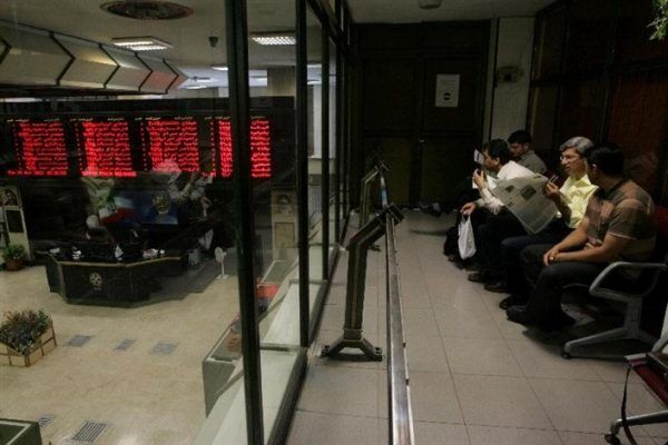 انتخابات ۱۴۰۰ چه تاثیری بر بورس دارد؟ / بورس از اولویت‌های دولت بعد نیست!
