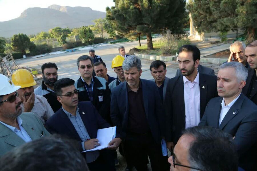 مشکلات ورزشگاه فولادشهر مورد بررسی قرار گرفت