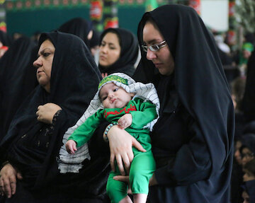 اجتماع عظیم شیرخوارگان حسینی در اولین جمعه ماه محرم در گلستان شهدای اصفهان برگزار شد