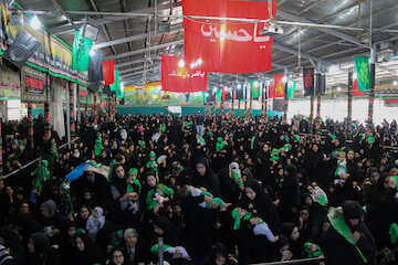 اجتماع عظیم شیرخوارگان حسینی در اولین جمعه ماه محرم در گلستان شهدای اصفهان برگزار شد