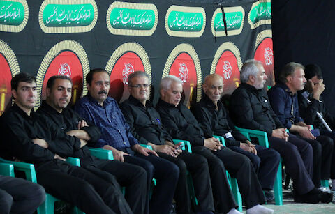 به مناسبت ایام دهه محرم هیات شیفتگان حسینی فولاد مبارکه اصفهان به مدت 5 شب در مصلای بزرگ امام خمینی درحال برگزاریست
عکس مجتبی جهان بخش