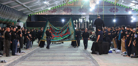 به مناسبت ایام دهه محرم هیات شیفتگان حسینی فولاد مبارکه اصفهان به مدت 5 شب در مصلای بزرگ امام خمینی درحال برگزاریست
عکس مجتبی جهان بخش