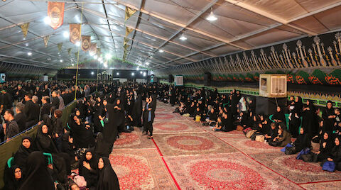 به مناسبت ایام دهه محرم هیات شیفتگان حسینی فولاد مبارکه اصفهان به مدت 5 شب در مصلای بزرگ امام خمینی درحال برگزاریست
عکس مجتبی جهان بخش