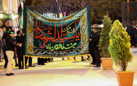 به مناسبت ایام دهه محرم هیات شیفتگان حسینی فولاد مبارکه اصفهان به مدت 5 شب در مصلای بزرگ امام خمینی درحال برگزاریست
عکس مجتبی جهان بخش