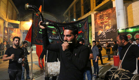 به مناسبت ایام دهه محرم هیات شیفتگان حسینی فولاد مبارکه اصفهان به مدت 5 شب در مصلای بزرگ امام خمینی درحال برگزاریست
عکس مجتبی جهان بخش