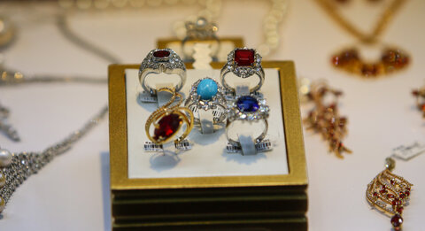 سیزدهمین نمایشگاه بین المللی صنعت فلزات گرانبها.طلا. سنگهای قیمتی .ساعت و ماشین الات وابسته