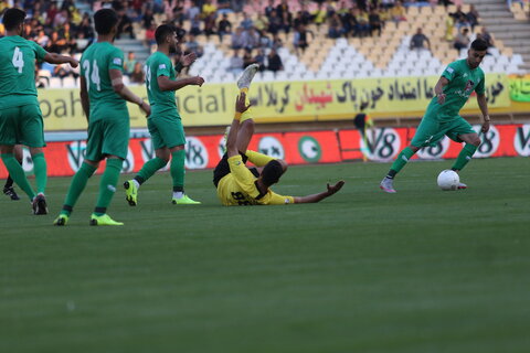 دیدار دوتیم سپاهان اصفهان و ذوب آهن درهفته ششم لیگ برتر فوتبال ایران بانتیجه دو بر صفر به سود تیم سپاهان در ورزشگاه نقش جهان اصفهان به پایان رسید