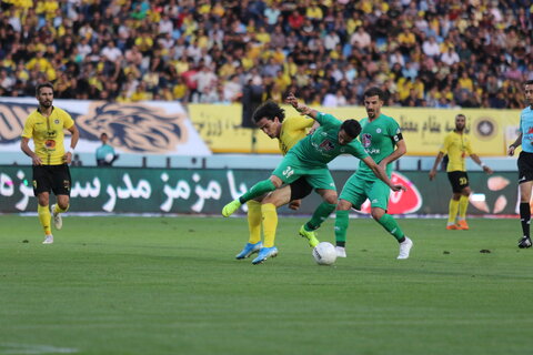 دیدار دوتیم سپاهان اصفهان و ذوب آهن درهفته ششم لیگ برتر فوتبال ایران بانتیجه دو بر صفر به سود تیم سپاهان در ورزشگاه نقش جهان اصفهان به پایان رسید