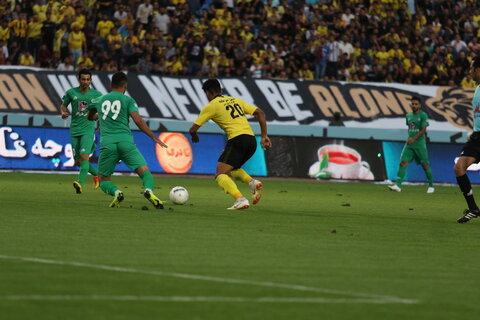 دیدار دوتیم سپاهان اصفهان و ذوب آهن درهفته ششم لیگ برتر فوتبال ایران بانتیجه دو بر صفر به سود تیم سپاهان در ورزشگاه نقش جهان اصفهان به پایان رسید