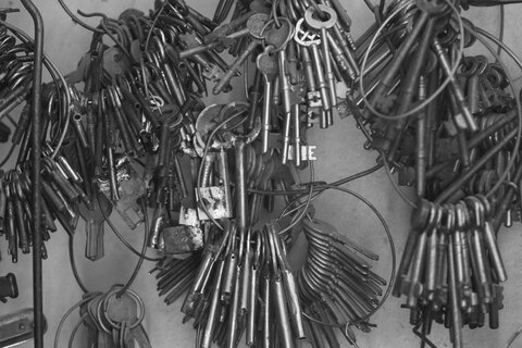 موزه ای 100ساله از کلیدهای قدیمی استاد علی  درمحله تاریخی جلفا 

عکس:مجتبی جهان بخش