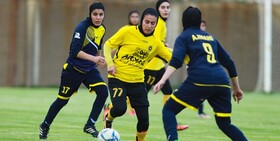 گلباران میزبان توسط دختران فوتبالیست سپاهان