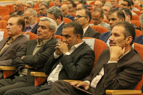 جلسه شورای اداری استان اصفهان ابان ماه نود و هشت 

عکس:مجتبی جهان بخش