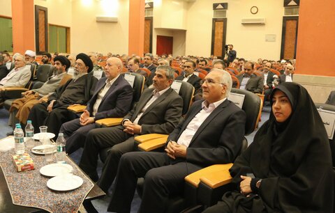 جلسه شورای اداری استان اصفهان ابان ماه نود و هشت 

عکس:مجتبی جهان بخش