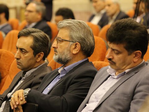جلسه شورای اداری استان اصفهان ابان ماه نود و هشت 

عکس:مجتبی جهان بخش