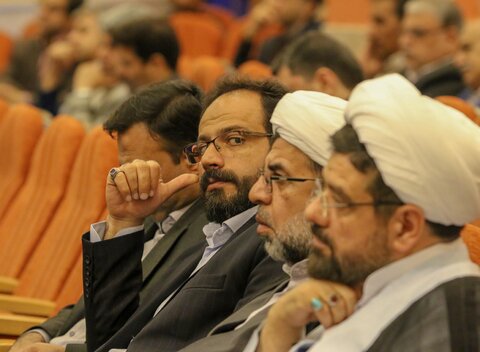جلسه شورای اداری استان اصفهان ابان ماه نود و هشت 

عکس:مجتبی جهان بخش