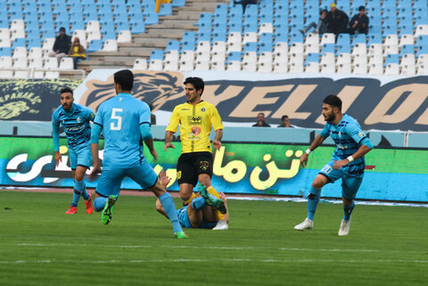 برتری دو بر یک تیم سپاهان مقابل پیکان تهران در مرحله یک هشتم نهایی جام حذفی

عکس:مجتبی جهان بخش