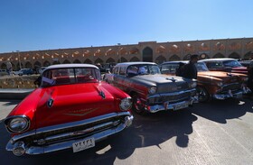 اولین همایش خودروهای تاریخی و سافاری در میدان امام علی اصفهان

مجتبی:جهان بخش