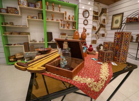 افتتاح اولین هایپرصنایع دستی و هنرهای سنتی کشوردر اصفهان

عکس:مجتبی جهان بخش