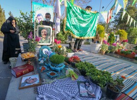 اغاز تحویل سال نو در گلستان شهدای اصفهان 
فروردین 99

عکس:مجتبی جهان بخش