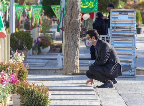 اغاز تحویل سال نو در گلستان شهدای اصفهان 
فروردین 99

عکس:مجتبی جهان بخش