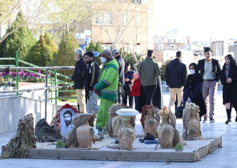 اغاز تحویل سال نو در گلستان شهدای اصفهان 
فروردین 99

عکس:مجتبی جهان بخش