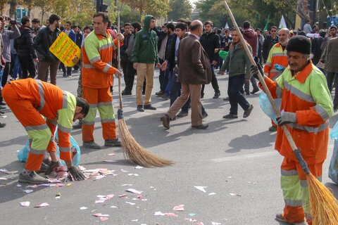 12 اردیبهشت روز جهانی کار و کارگر

عکس:مجتبی جهان بخش
