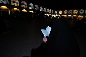 احیای شب بیست و یکم ماه مبارک رمضان در میدان امام اصفهان

عکس:مجتبی جهان بخش