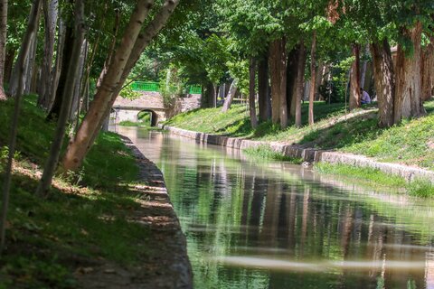 مادی های پر از اب شهر اصفهان اردیبهشت99

عکس:مجتبی جهان بخش