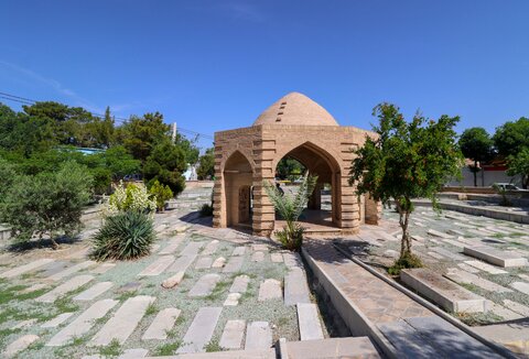 گذری به تخت فولاد اصفهان

عکس:مجتبی جهان بخش