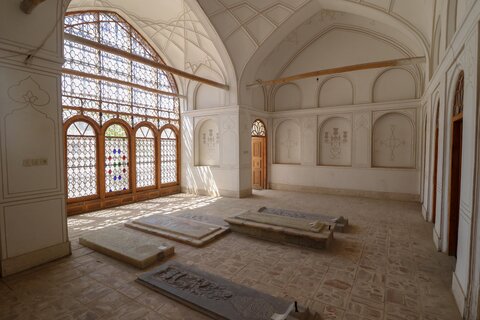 گذری به تخت فولاد اصفهان

عکس:مجتبی جهان بخش