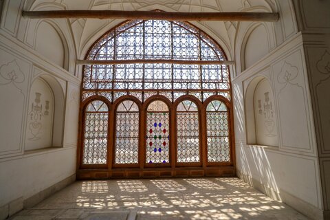 گذری به تخت فولاد اصفهان

عکس:مجتبی جهان بخش