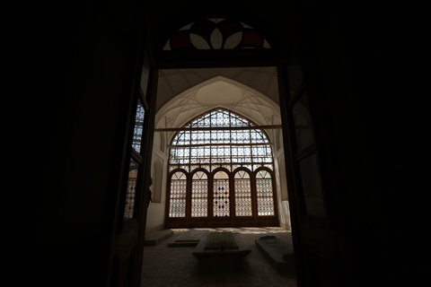 گذری به تخت فولاد اصفهان

عکس:مجتبی جهان بخش