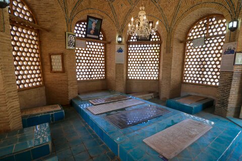 گذری به تخت فولاد اصفهان

عکس:مجتبی جهان بخش