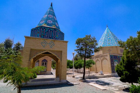 گذری به تخت فولاد اصفهان

عکس:مجتبی جهان بخش