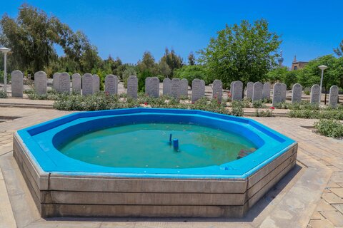 گذری به تخت فولاد اصفهان

عکس:مجتبی جهان بخش