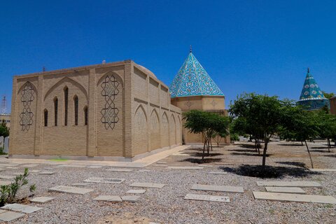 گذری به تخت فولاد اصفهان

عکس:مجتبی جهان بخش