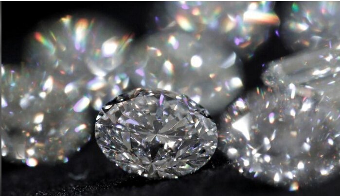 غول الماس جهان ندرخشید