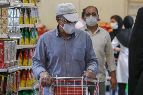 معیشت مردم در روزهای زرد کرونایی

عکس:مجتبی جهان بخش