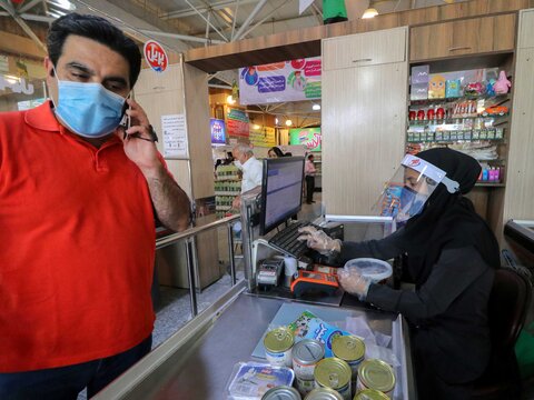 معیشت مردم در روزهای زرد کرونایی

عکس:مجتبی جهان بخش