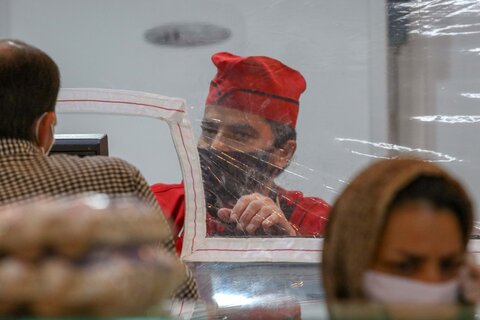 معیشت مردم در روزهای زرد کرونایی

عکس:مجتبی جهان بخش