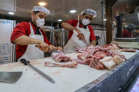 معیشت مردم در روزهای زرد کرونایی

عکس:مجتبی جهان بخش