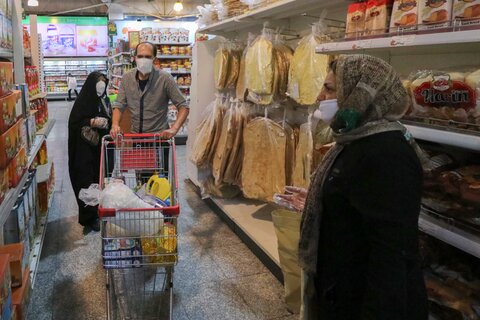 معیشت مردم در روزهای زرد کرونایی

عکس:مجتبی جهان بخش