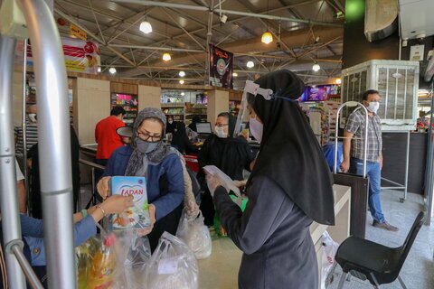 معیشت مردم در روزهای زرد کرونایی

عکس:مجتبی جهان بخش